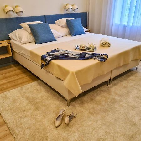 Ditlin Apartmanok Pápa Eksteriør bilde